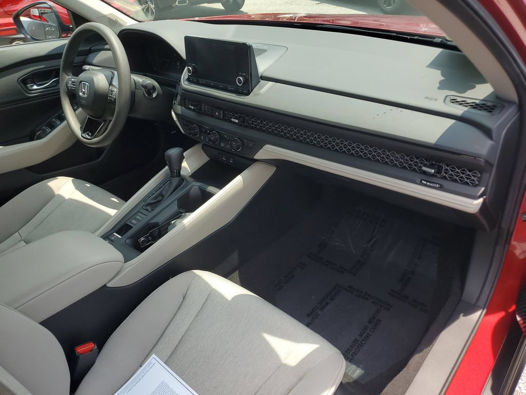 Used 2024 Honda Accord EX image 4