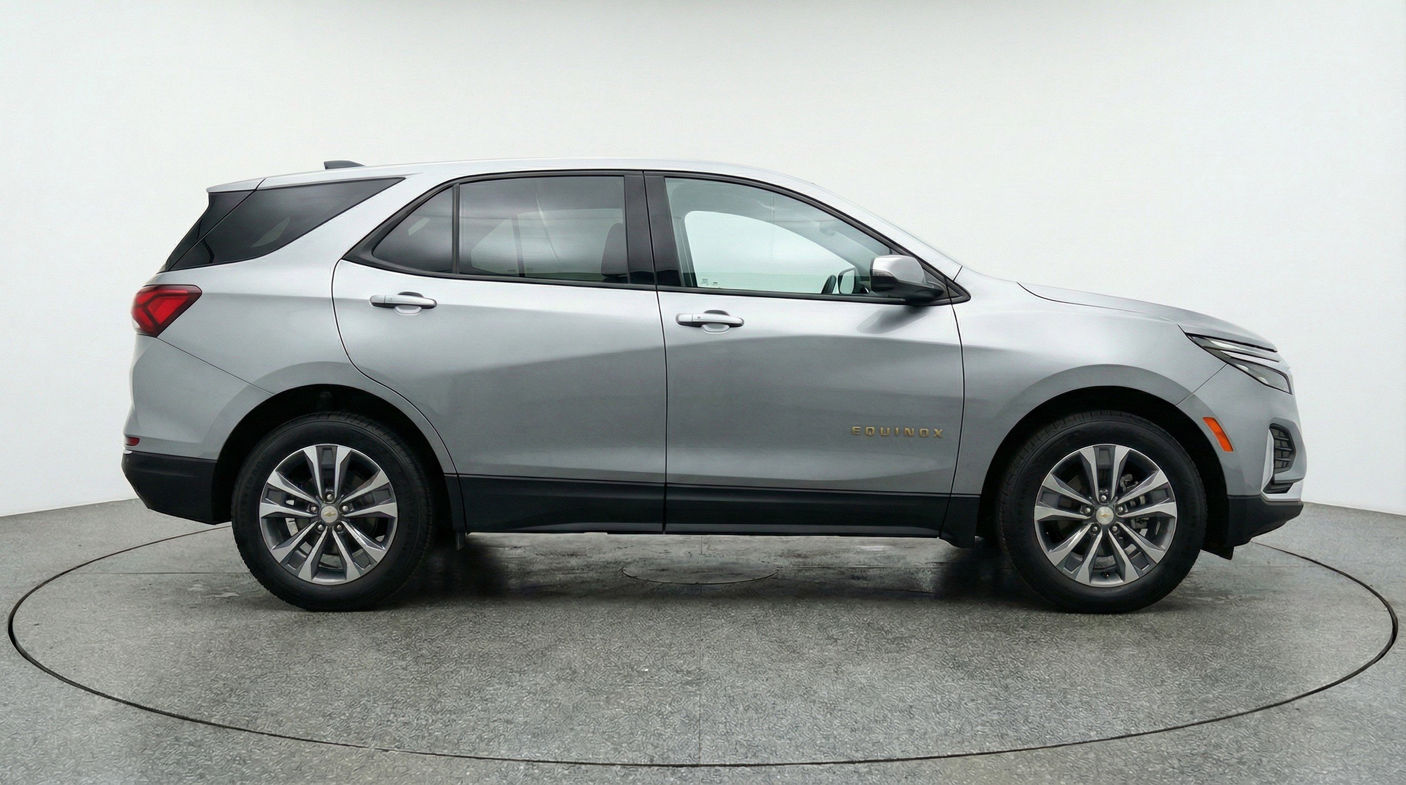 Used 2025 Chevrolet Equinox LT FWD image 11