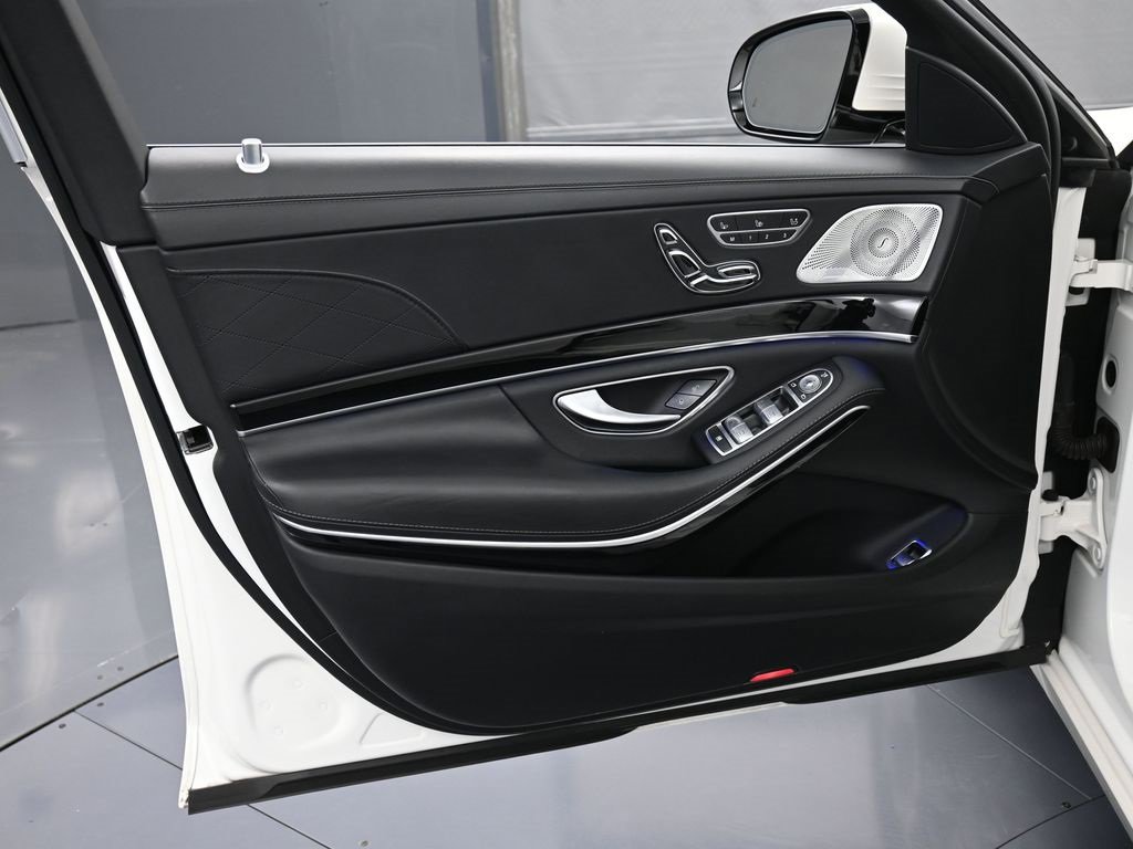 Used 2017 Mercedes-Benz Maybach S 600 image 17