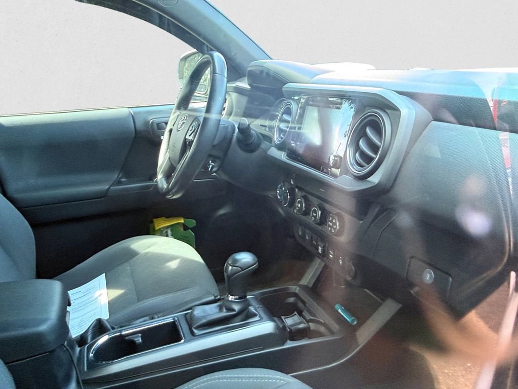 Used 2019 Toyota Tacoma TRD Off-Road w/ Technology Package AWD/4WD image 8