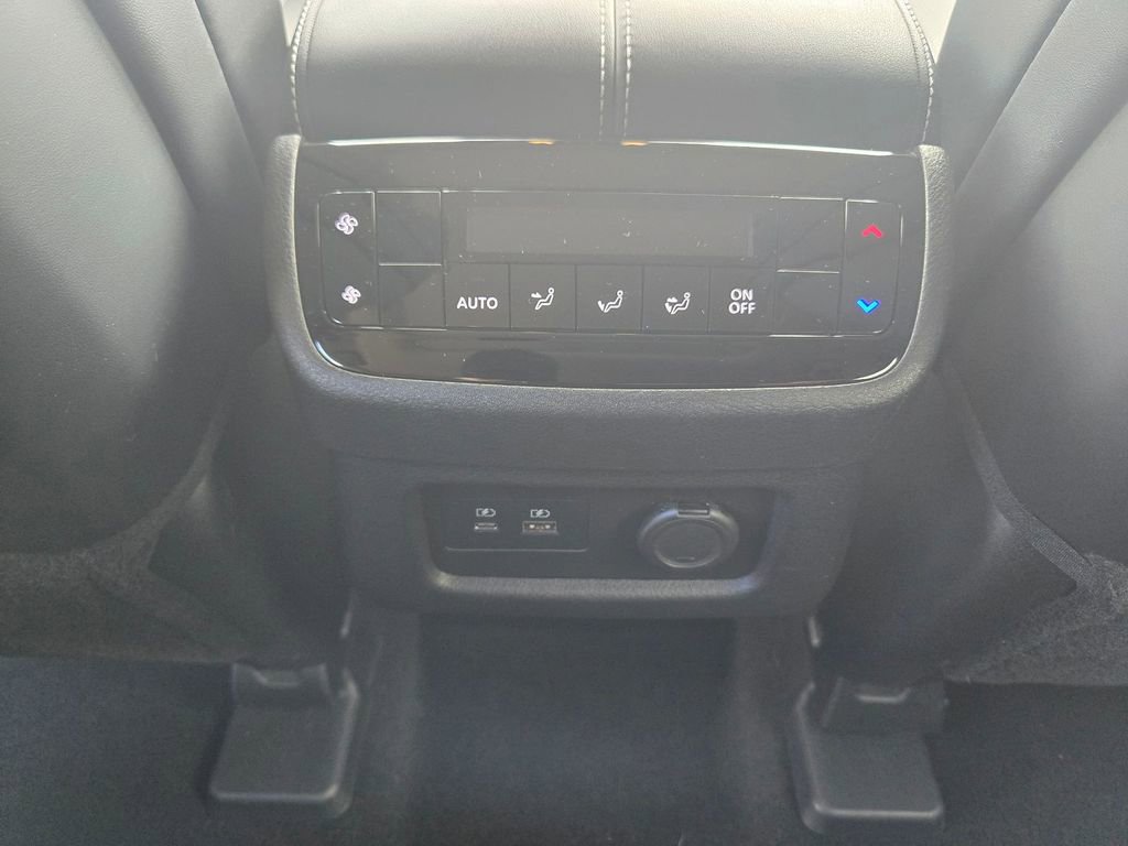 Used 2023 INFINITI QX60 Luxe w/ Performance Audio Package image 10