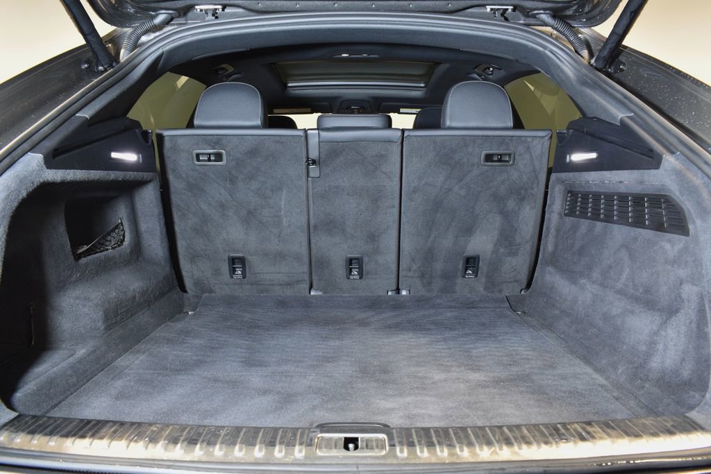 Used 2019 Audi Q8 Premium Plus w/ Premium Plus image 30