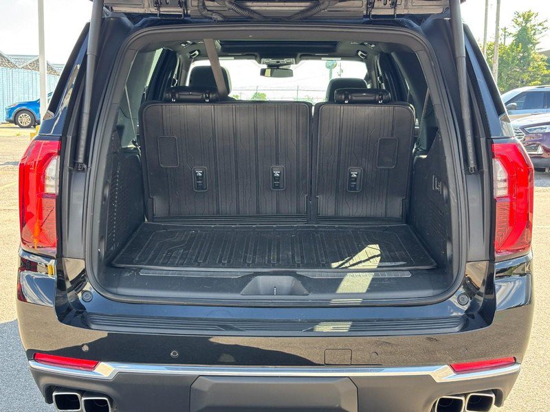 Used 2025 GMC Yukon XL Denali w/ Sun & Power Step Package AWD/4WD image 11