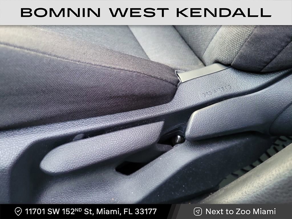 Used 2025 Toyota Camry LE image 11