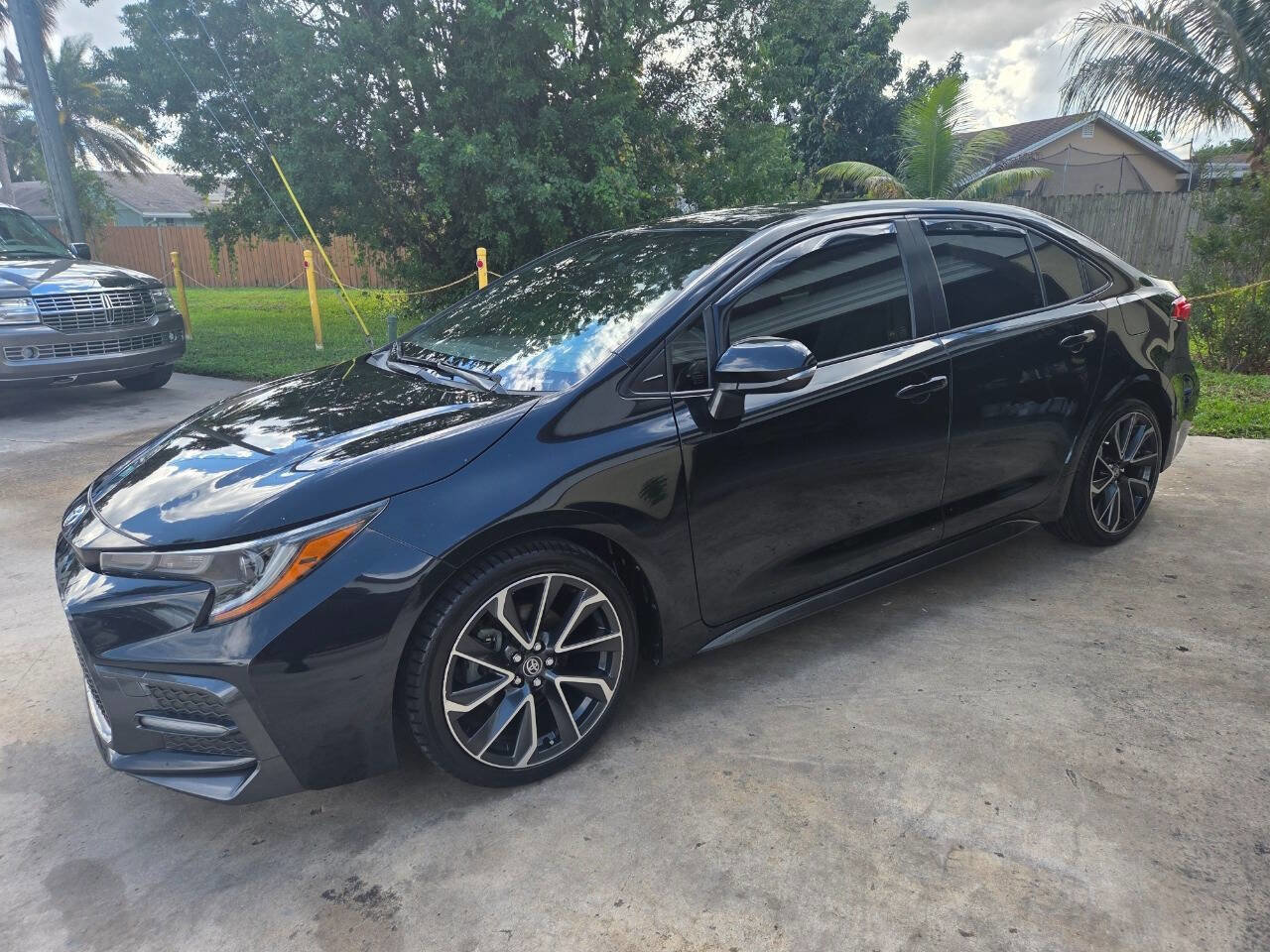 Used 2020 Toyota Corolla SE image 3