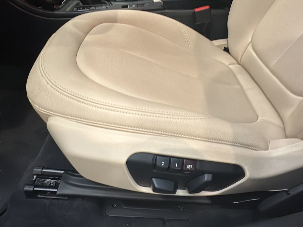 Used 2018 BMW X1 xDrive28i image 9