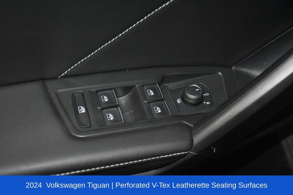 Used 2024 Volkswagen Tiguan SE image 23