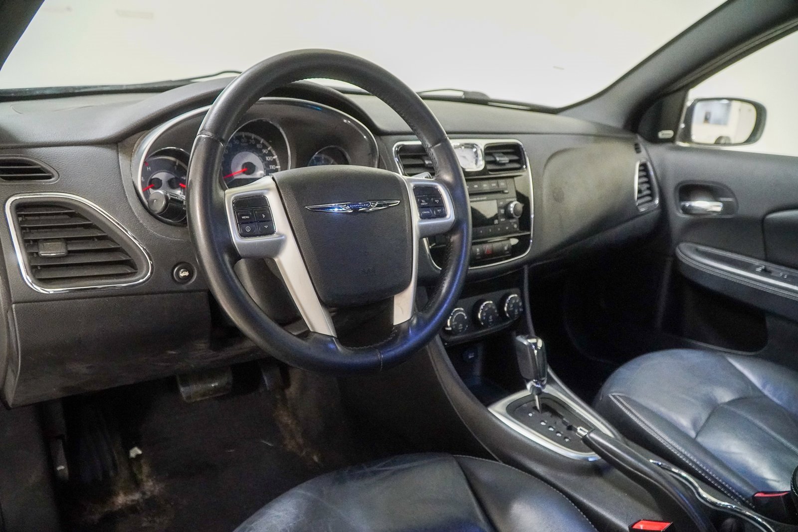 Used 2013 Chrysler 200 Limited image 18