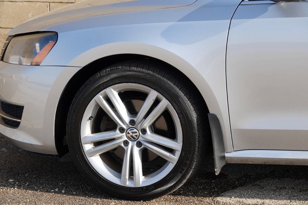 Used 2015 Volkswagen Passat TDI SE FWD image 23