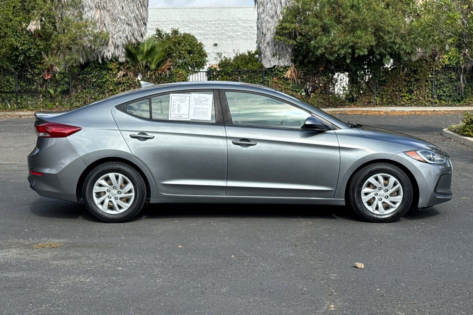 Used 2017 Hyundai Elantra SE video 2