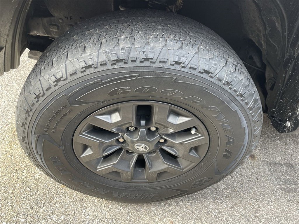 Used 2021 Toyota Tacoma SR5 image 2