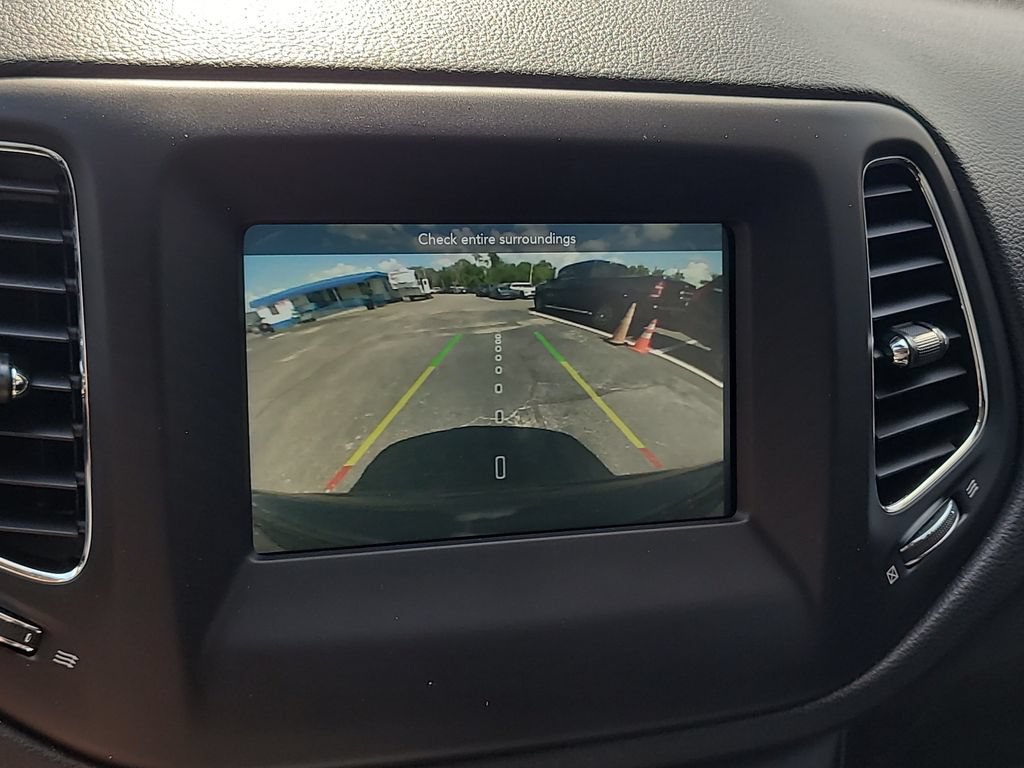 Used 2019 Jeep Compass Latitude FWD image 23