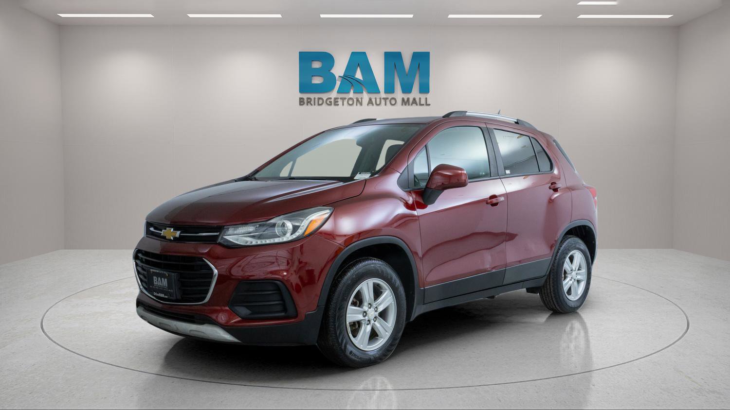 Certified 2022 Chevrolet Trax LT w/ LT Convenience Package AWD/4WD image 3
