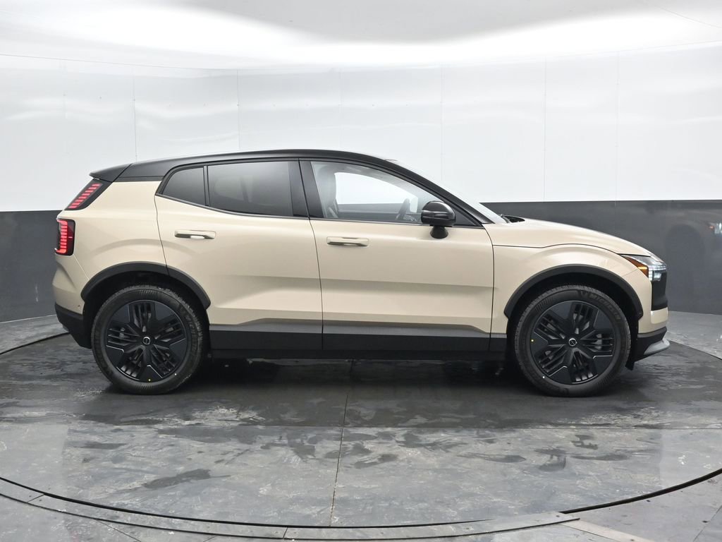 New 2026 Volvo EX30 Cross Country Ultra image 3