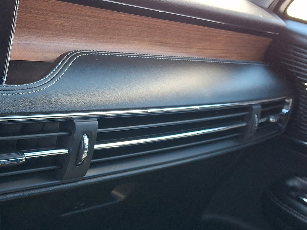 Used 2022 Lincoln Corsair Reserve w/ Equipment Group 201A image 32