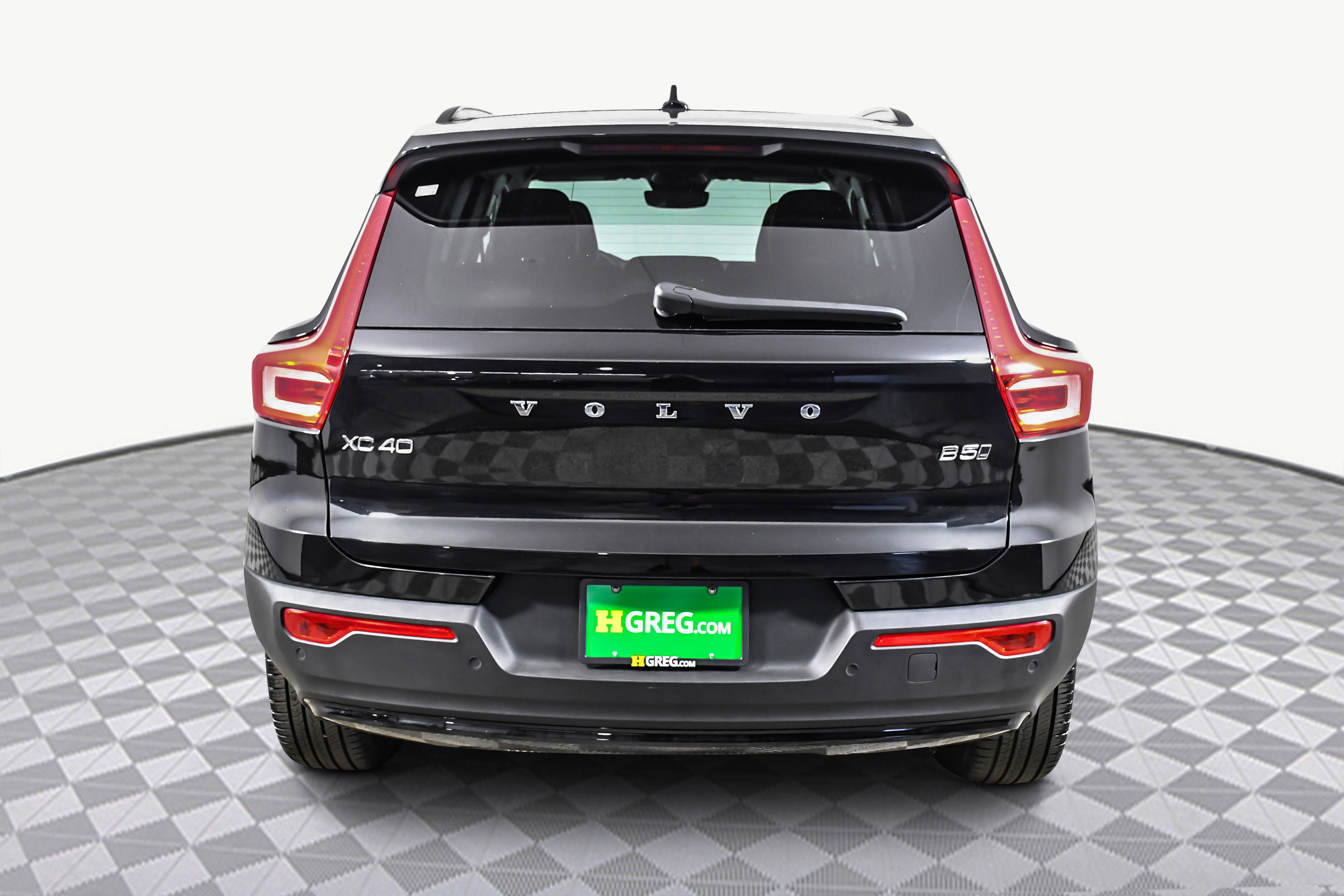 Used 2025 Volvo XC40 B5 Plus image 7