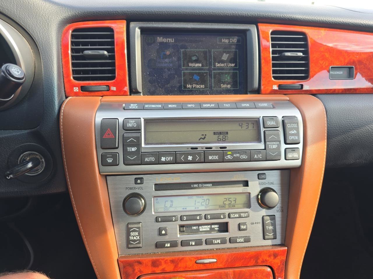 Used 2005 Lexus SC 430 Convertible image 21