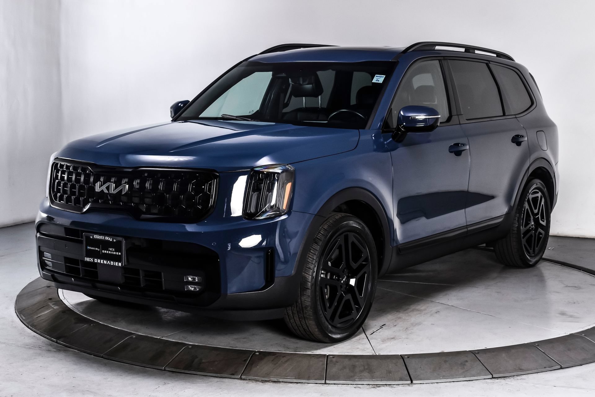 Used 2024 Kia Telluride SX Prestige X-Line AWD/4WD image 2