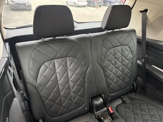 Used 2024 BMW X7 xDrive40i AWD/4WD image 32