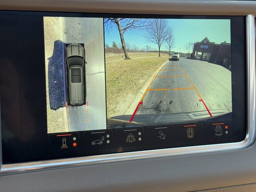 Used 2024 GMC Yukon XL Denali w/ Advanced Technology Package image 23