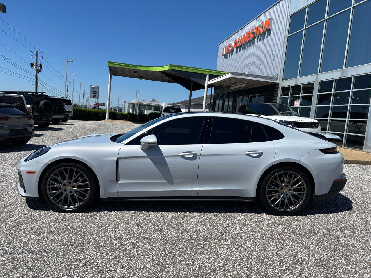 Used 2025 Porsche Panamera 4 w/ Premium Package AWD/4WD image 4