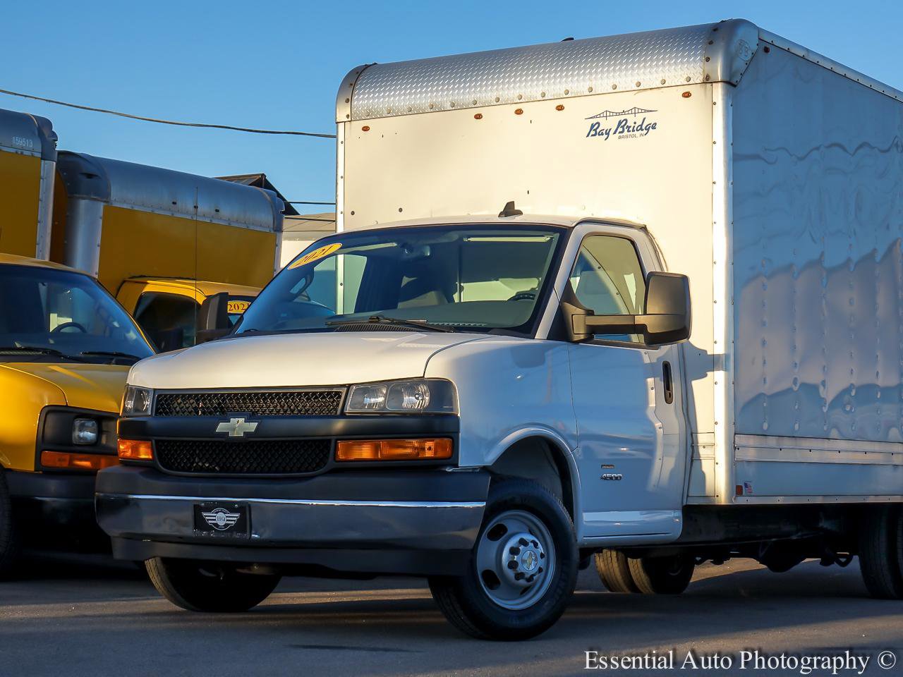 Used 2021 Chevrolet Express 4500 w/ Power Convenience Package RWD image 2