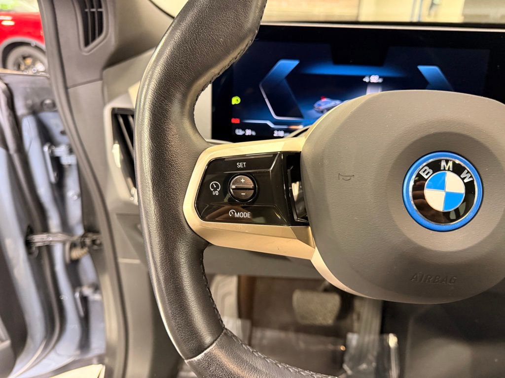 Used 2023 BMW iX xDrive50 w/ Premium Package image 13