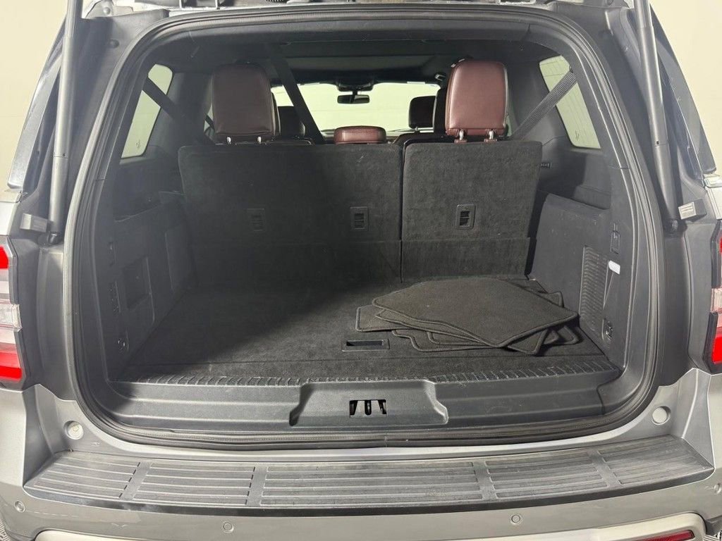 Used 2023 Ford Expedition Max Limited image 5