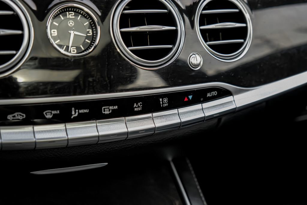 Used 2019 Mercedes-Benz S 560 4MATIC Sedan image 39