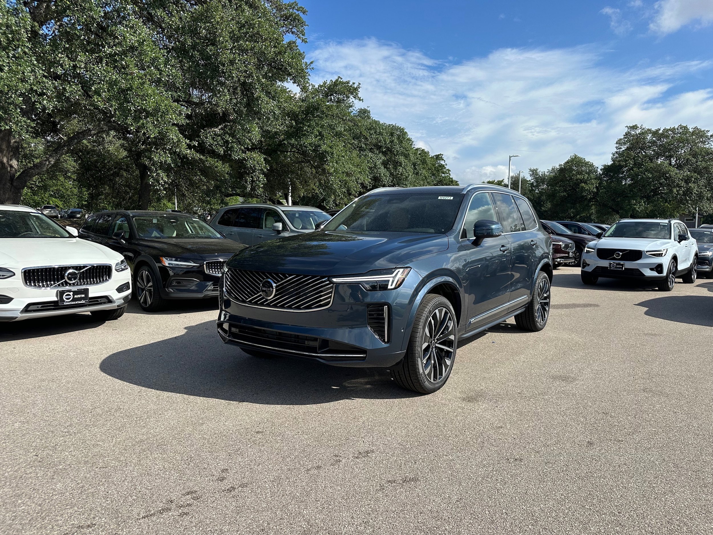 Used 2026 Volvo XC90 B6 Plus w/ Protection Package Premier AWD/4WD image 2