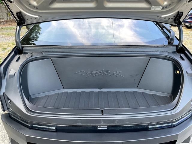 Used 2025 Tesla Cybertruck AWD Crew Cab image 30