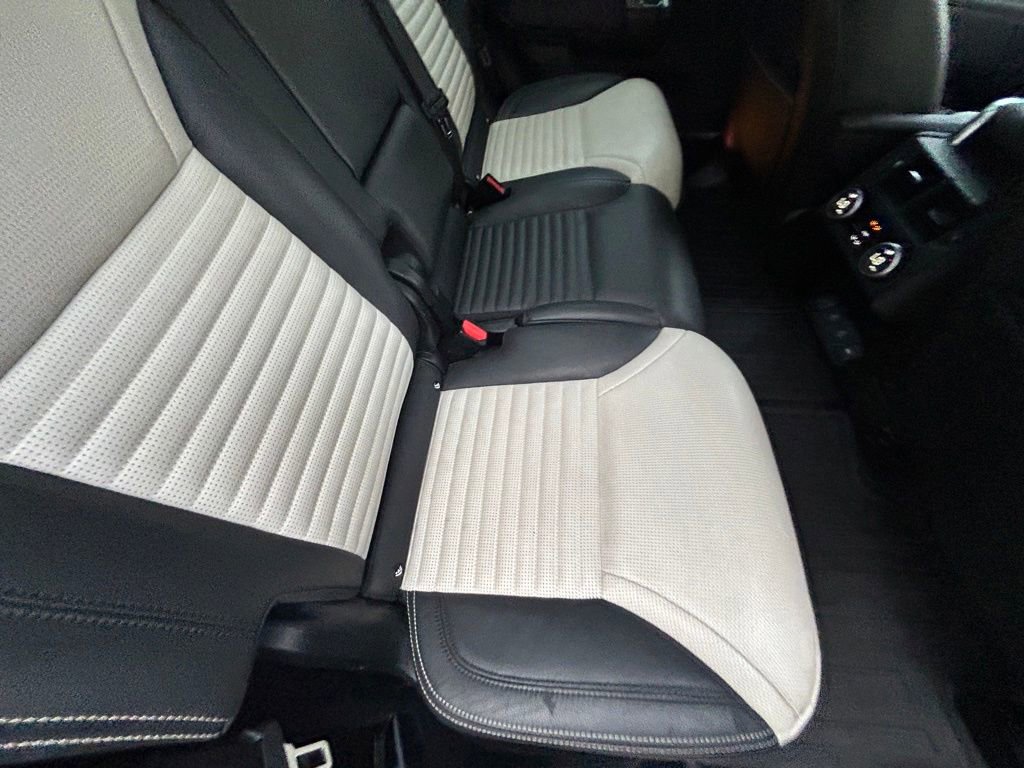 Used 2021 Land Rover Discovery S R-Dynamic image 41