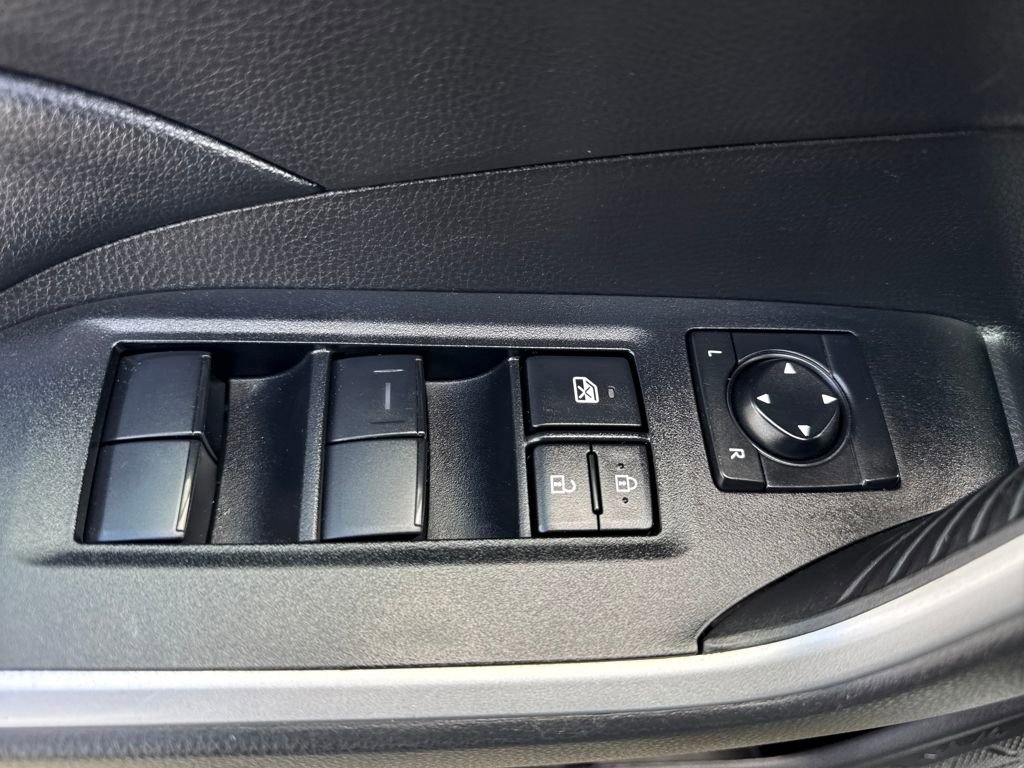 Used 2021 Toyota RAV4 LE image 15