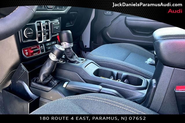 Used 2024 Jeep Wrangler Unlimited AWD/4WD image 12