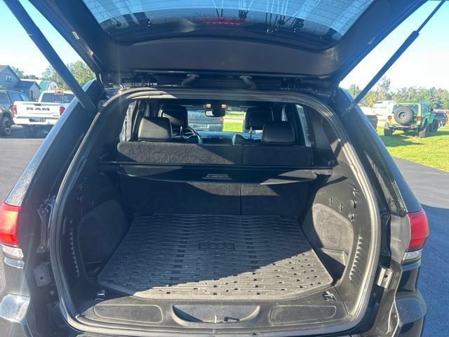 Used 2020 Jeep Grand Cherokee Altitude AWD/4WD image 11