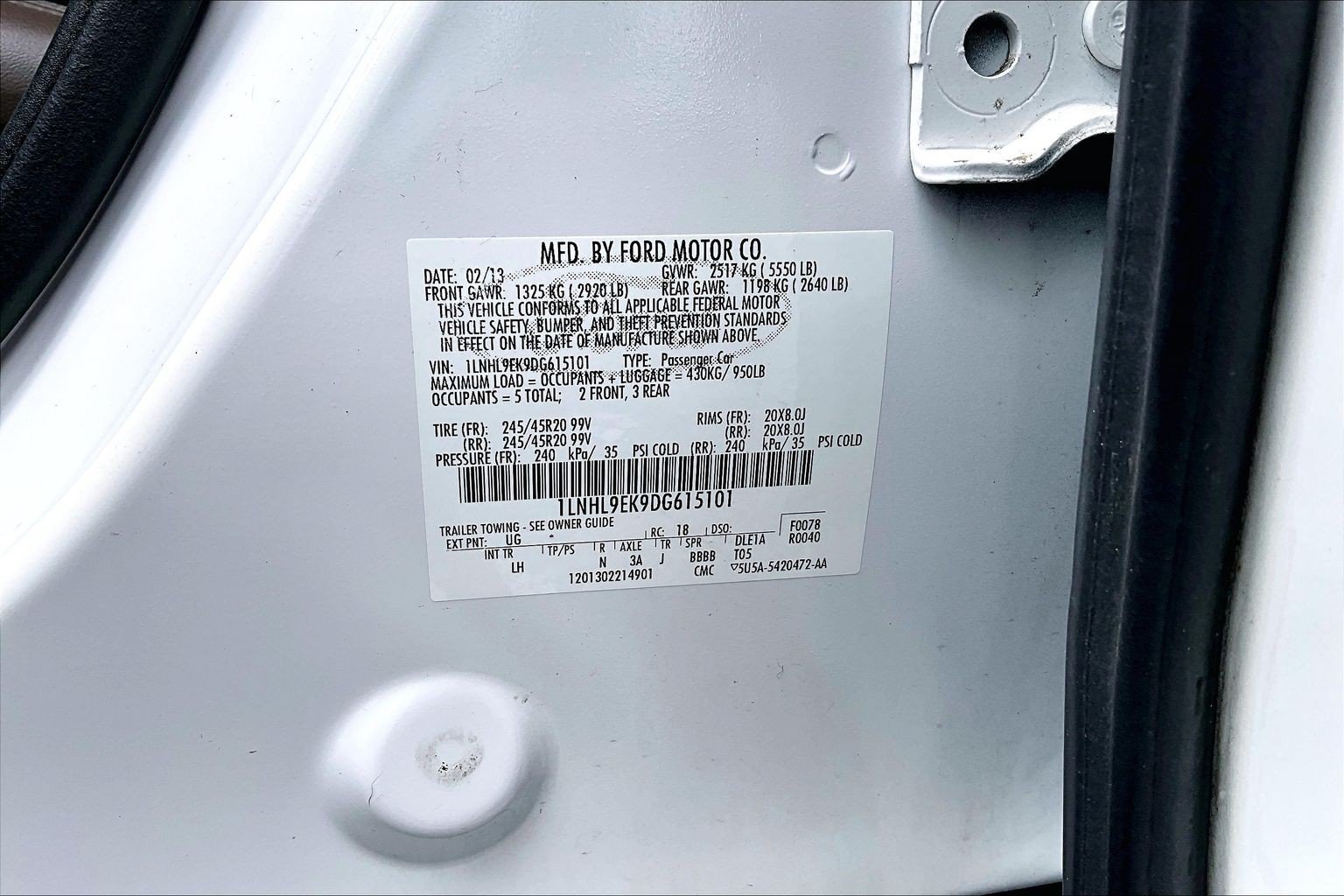 Used 2013 Lincoln MKS AWD image 9