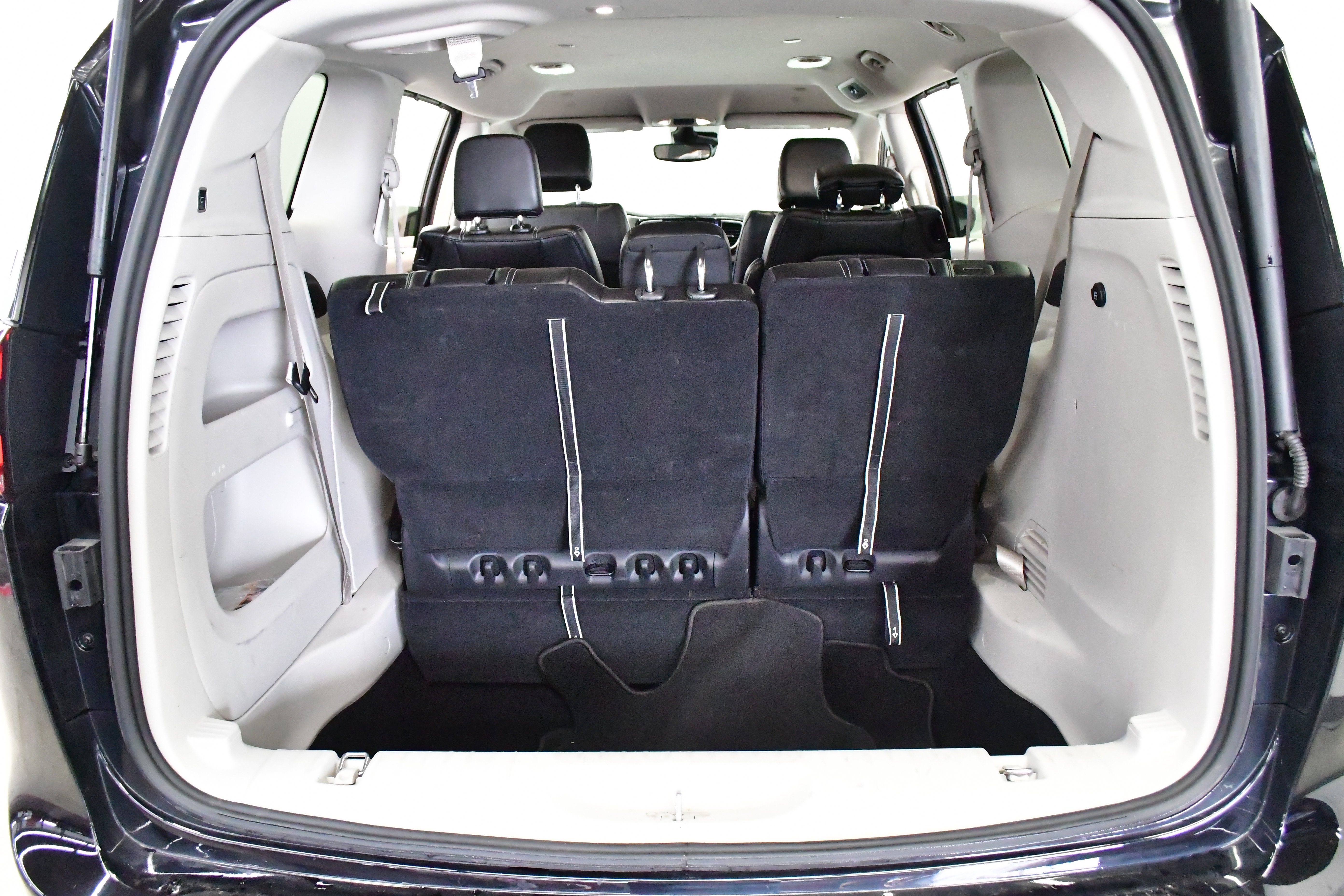 Used 2024 Chrysler Pacifica Touring-L image 15