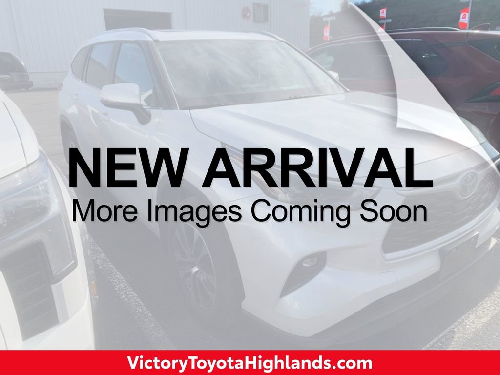 Used 2023 Toyota Highlander XLE