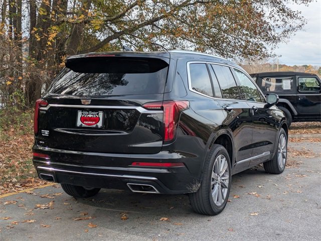 Used 2025 Cadillac XT6 Premium Luxury image 2