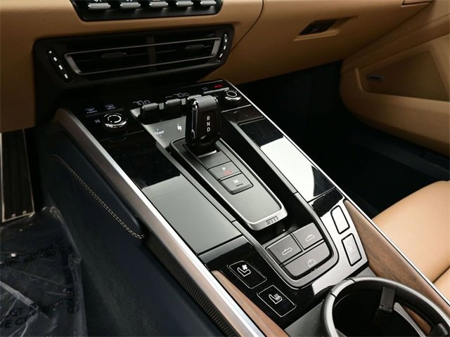 Used 2022 Porsche 911 Turbo image 11