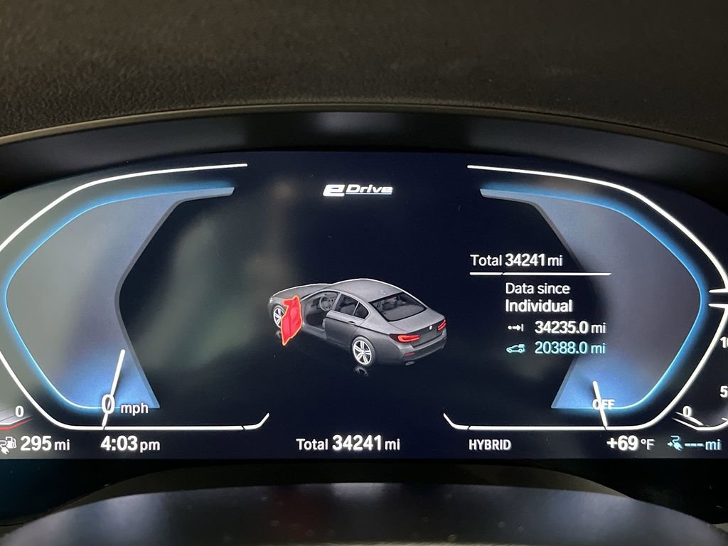 Certified 2022 BMW 530e xDrive w/ Premium Package image 15