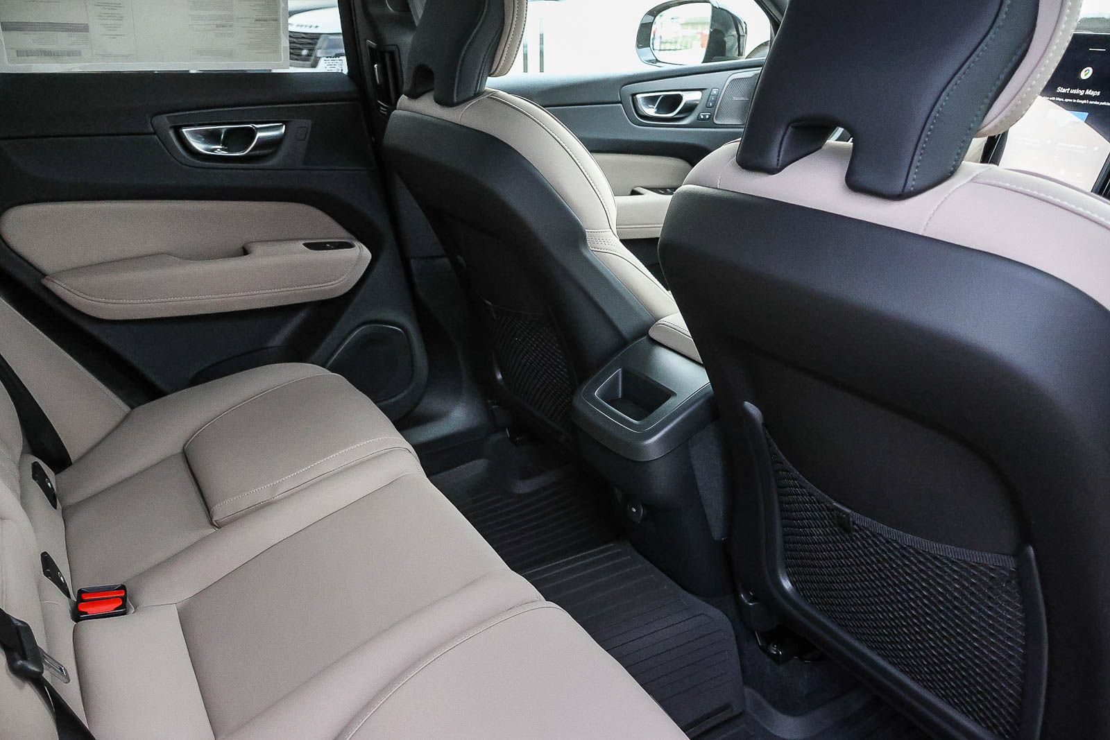 New 2027 Volvo XC60 B5 Plus AWD/4WD image 19