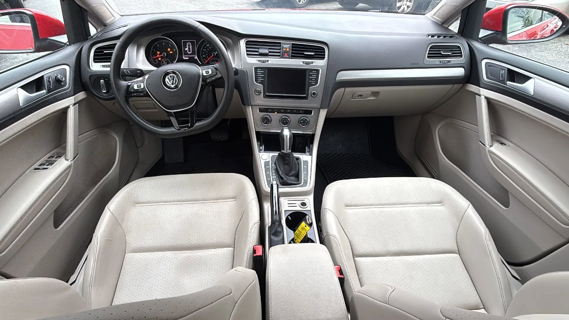 Used 2016 Volkswagen Golf Limited Edition image 29