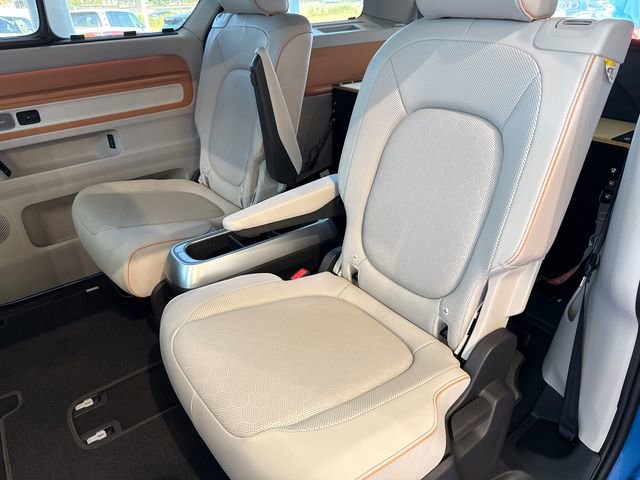 Used 2025 Volkswagen ID. Buzz 1st Edition image 9