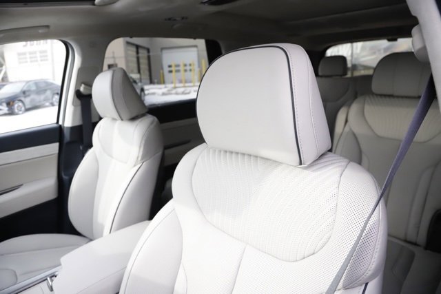 Certified 2025 Hyundai Palisade Calligraphy image 14