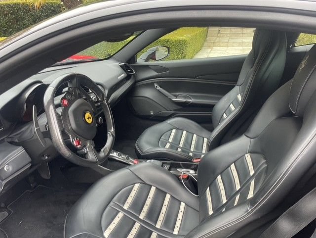 Used 2018 Ferrari 488 GTB RWD image 17