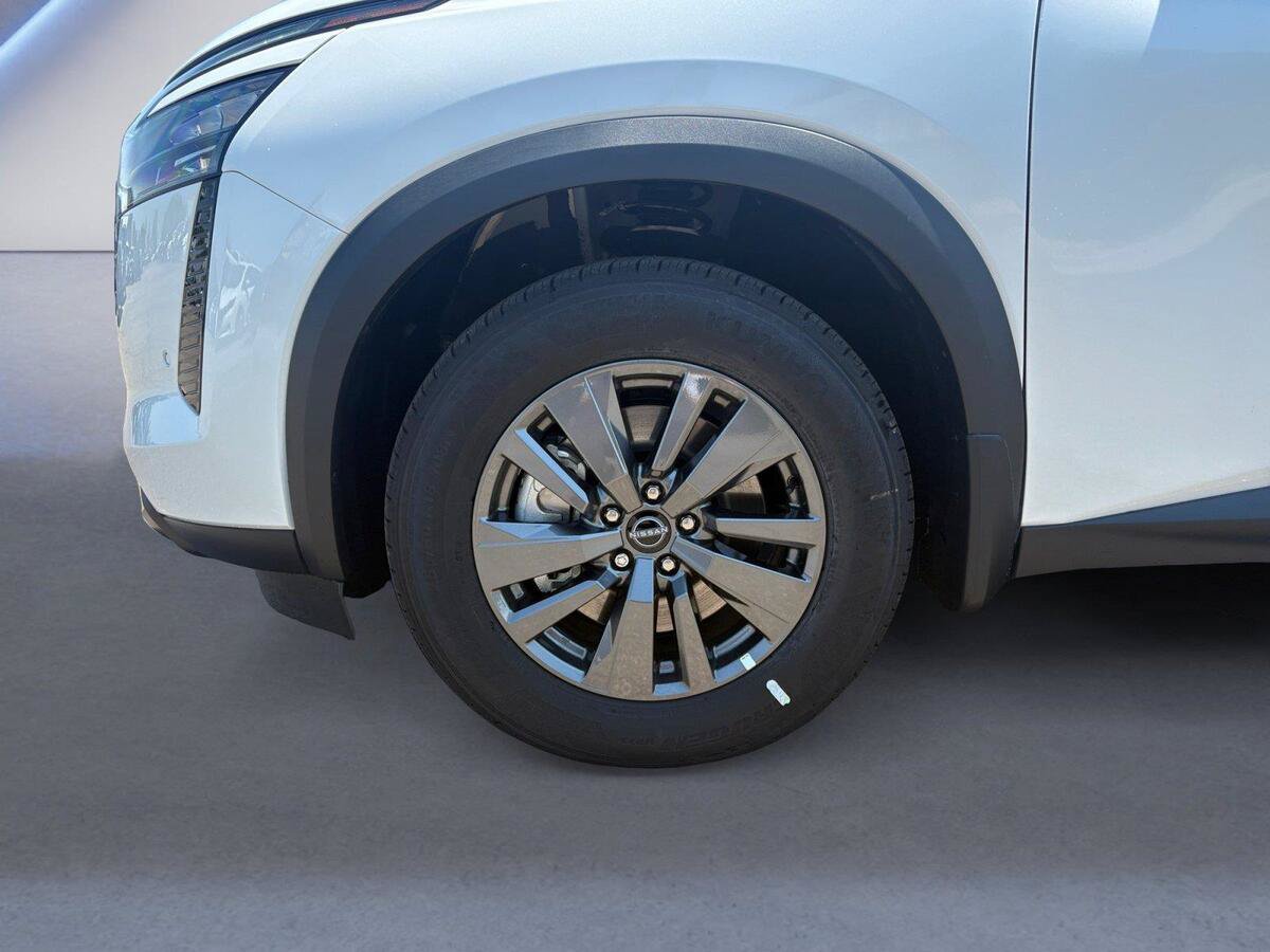 New 2026 Nissan Pathfinder SV w/ SV Premium Package AWD/4WD image 14