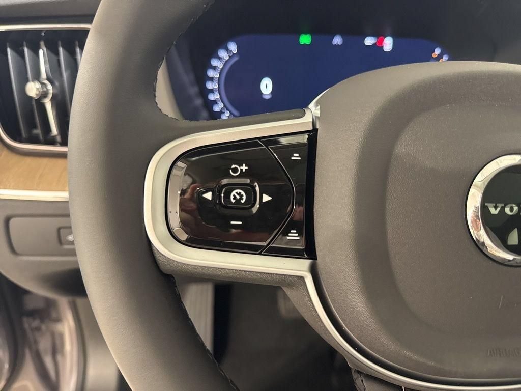 New 2026 Volvo XC60 B5 Plus w/ Protection Package Premier AWD/4WD image 9