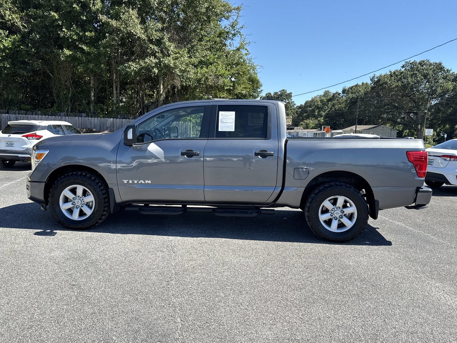 Used 2024 Nissan Titan SV w/ SV Convenience Package AWD/4WD image 2
