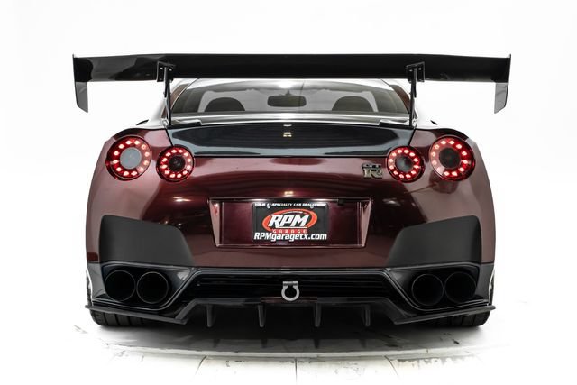Used 2014 Nissan GT-R Premium AWD/4WD image 3